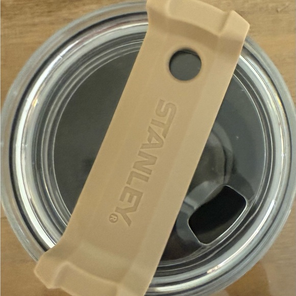 RARE Adventure Quencher Travel
Tumbler | 40 OZ
Driftwood - Picture 8 of 8